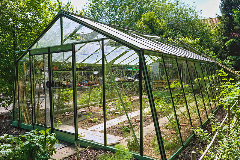 Comment bien aménager une serre de jardin? - Astuces de Pro